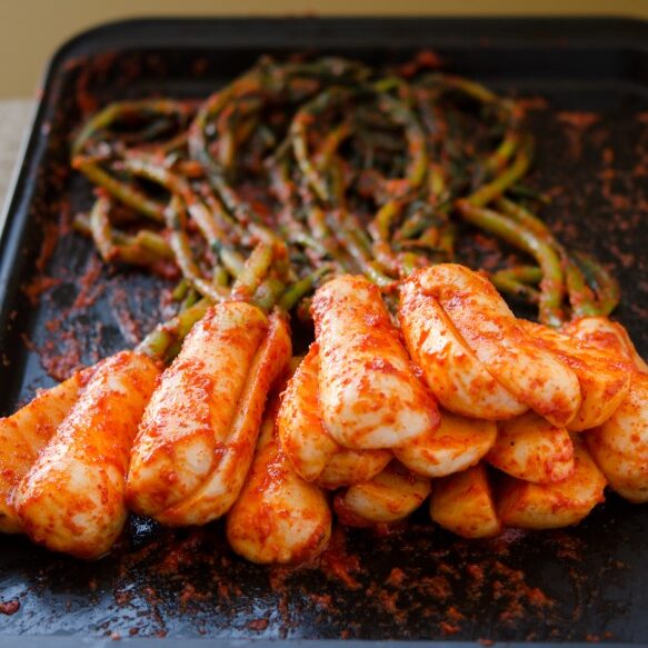 bachelor kimchi is a type of Korean radish kimchi