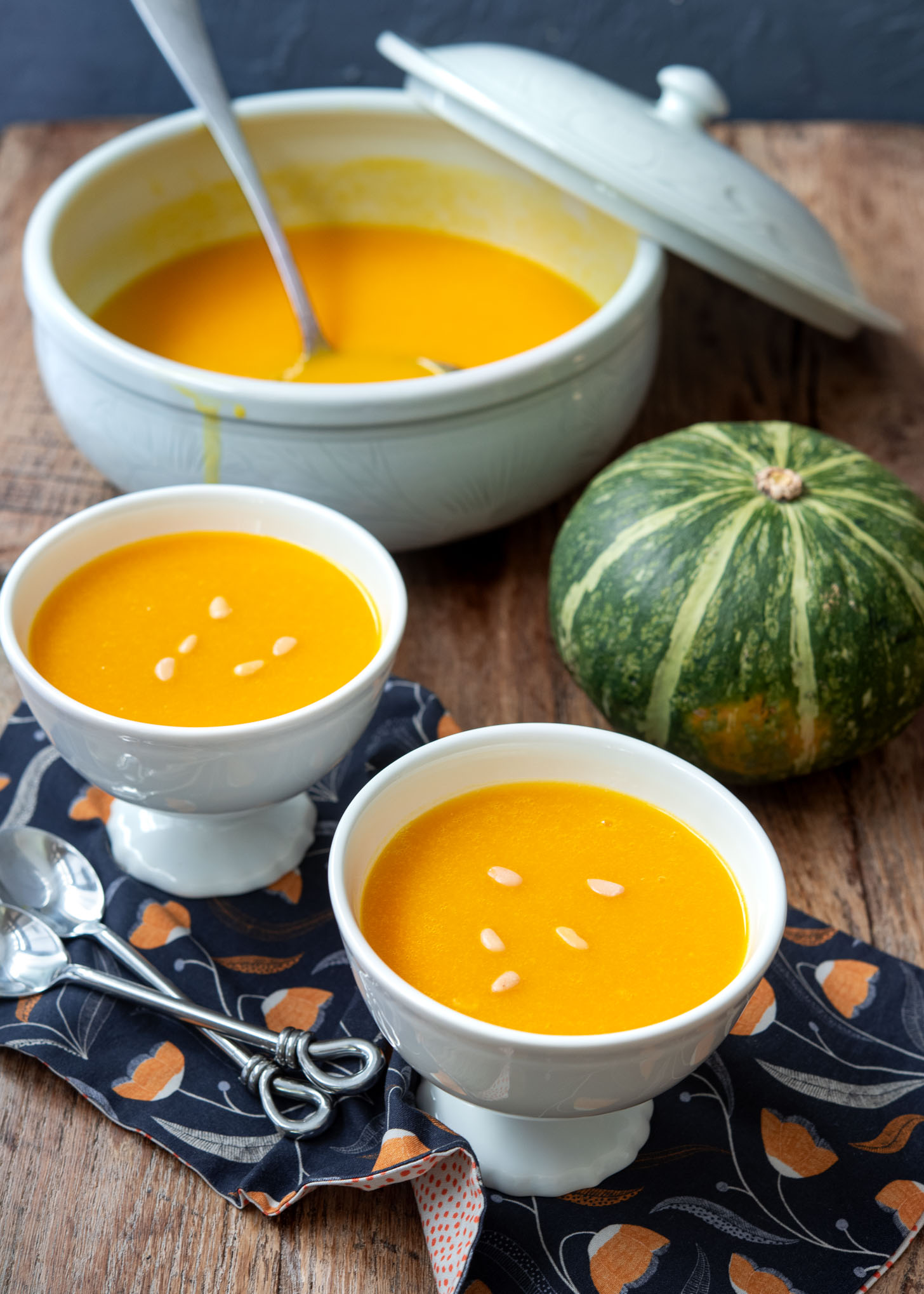 Korean pumpkin porridge served inin individual serving bowls.